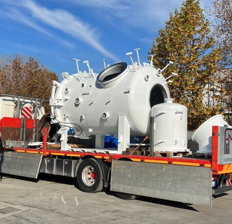 Forno a vuoto per trattamenti termici in acciaio al carbonio con finitura uniforme